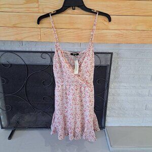 Cottagecore Ditzy Floral Shorts Romper Ruffled Lined V-neck Lightweight L NEW